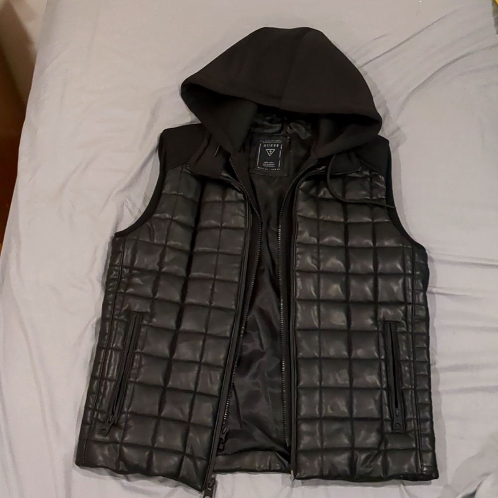 Guess black puffer vest